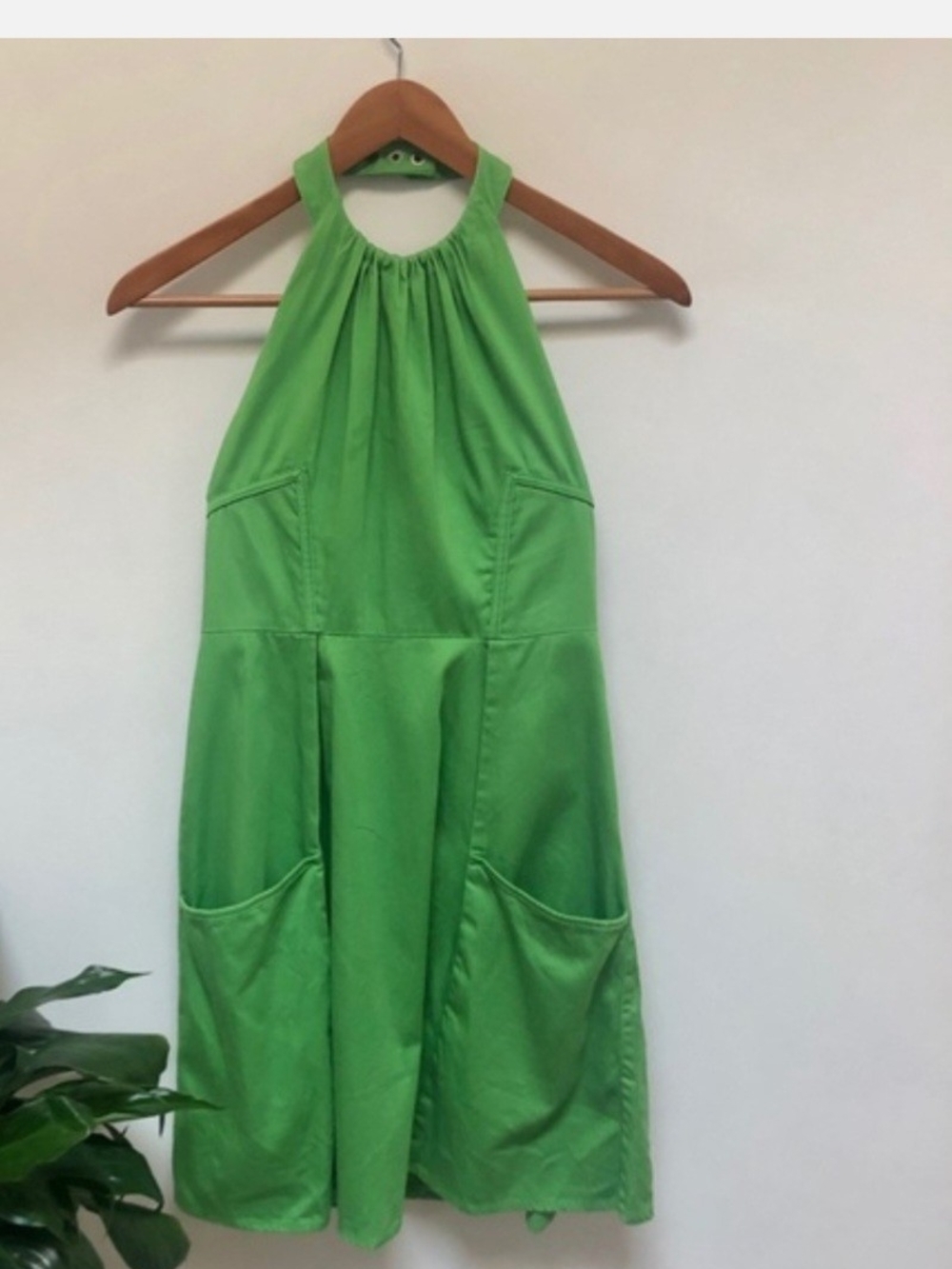 Jessica Simpson Bright Green Backless Halter Dress